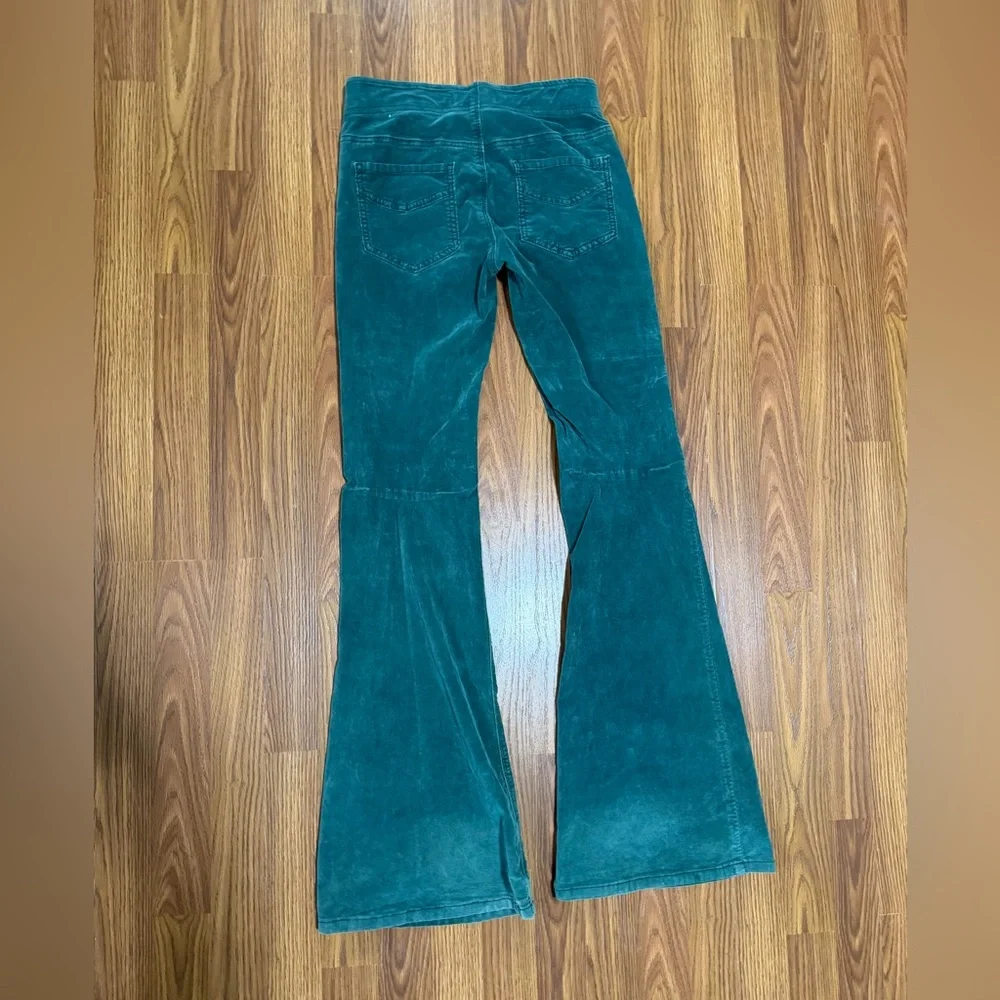 We The Free Jayde Corduroy Pull On Flare Pants Green Size 26. - Picture 4 of 8